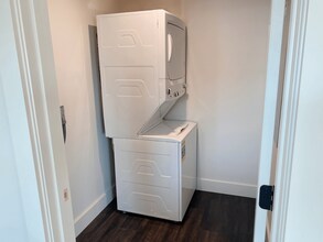906 S Main St, Unit Front Apartment in Joplin, MO - Foto de edificio - Building Photo