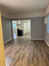 504 N Stanislaus St in Stockton, CA - Foto de edificio - Building Photo