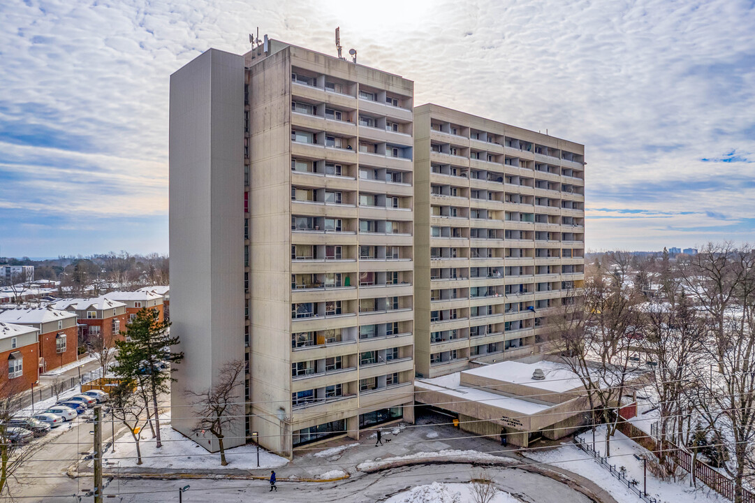 West Hill Apartments in Toronto, ON - Building Photo