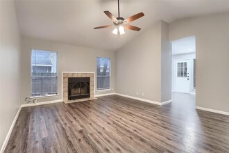 9620 Sugar Hill Dr in Austin, TX - Foto de edificio - Building Photo