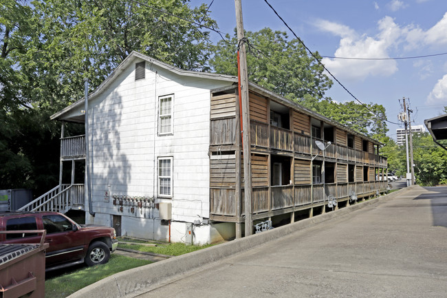 15 N Locust Ave in Fayetteville, AR - Foto de edificio - Building Photo