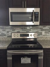 1340 NE 177th St in North Miami Beach, FL - Building Photo - Building Photo