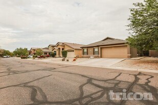 1150 E Renegade Trail in San Tan Valley, AZ - Building Photo