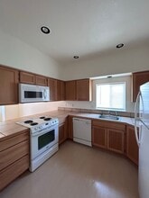 2212 Jakob Ave in La Grande, OR - Building Photo - Building Photo