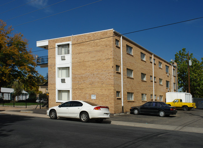 1600 Geneva St in Aurora, CO - Building Photo - Building Photo