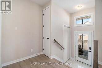 120 Ryan Reynolds Wy in Ottawa, ON - Building Photo - Building Photo