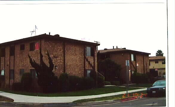 10208-10214 Ruoff Ave in Whittier, CA - Foto de edificio