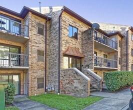 Bartton Place in Arlington, VA - Building Photo - Building Photo