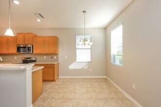 6222 Twin Bridges Dr in Zephyrhills, FL - Foto de edificio - Building Photo