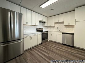 53 Hill Rd in Belmont, MA - Building Photo