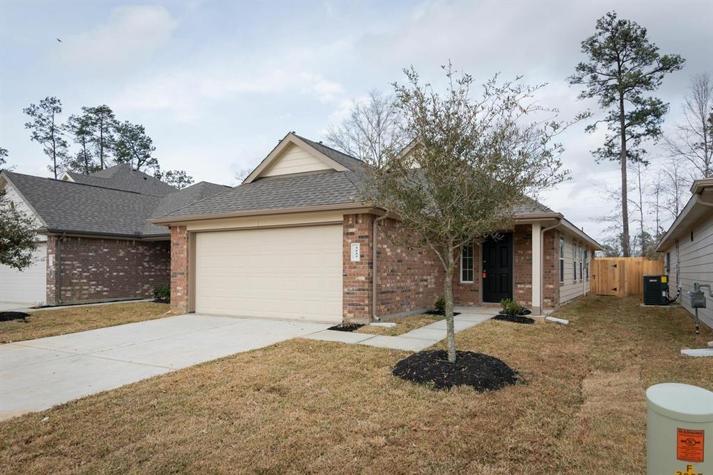 3237 East Chunk Dr in Conroe, TX - Building Photo