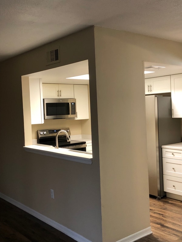 1076 Ellen Ct in Melbourne, FL - Foto de edificio - Building Photo