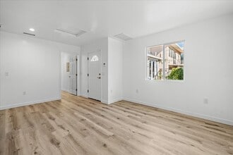 4037 Madison Ave in Culver City, CA - Foto de edificio - Building Photo