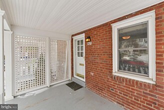 2609 Farmington Dr in Alexandria, VA - Building Photo - Building Photo