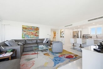 2505 S Ocean Blvd in Palm Beach, FL - Building Photo - Building Photo