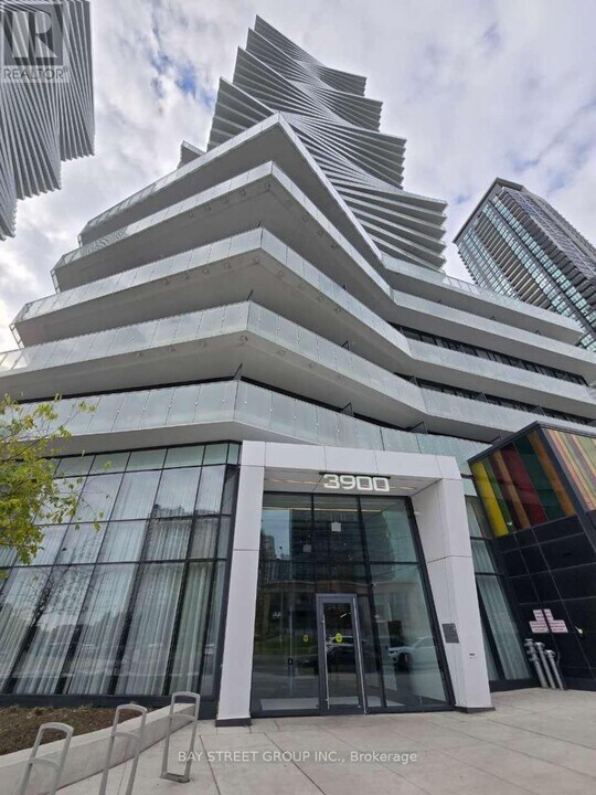 3900 Confederation Pkwy in Mississauga, ON - Building Photo