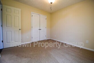 494 Hogart St in Raeford, NC - Building Photo - Building Photo