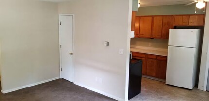609 11th St S, Unit 1 in Hudson, WI - Foto de edificio - Building Photo