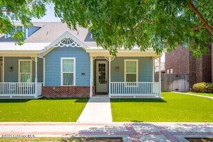 2127 10th St in Lubbock, TX - Building Photo