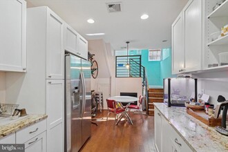 1231 Waverly Walk in Philadelphia, PA - Building Photo - Building Photo