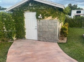 15025 Monroe St, Unit B in Miami, FL - Building Photo