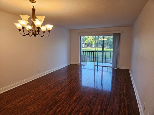 8000 S Colony Cir in Tamarac, FL - Building Photo - Building Photo