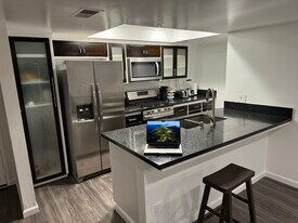 2700 Cahuenga Blvd E, Unit Cahuenga Hills Condo in Los Angeles, CA - Building Photo