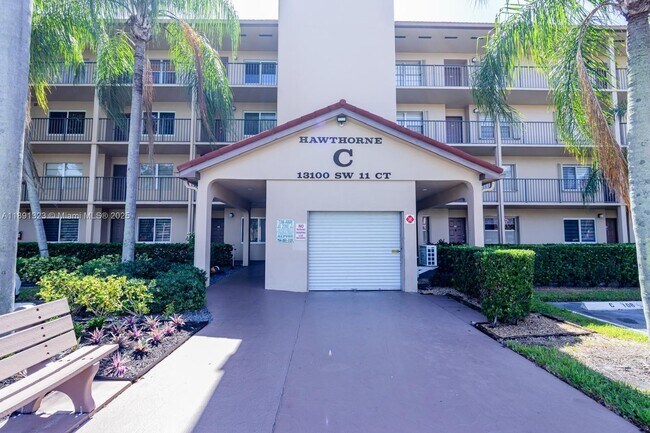 13100 SW 11th Ct in Pembroke Pines, FL - Building Photo - Building Photo