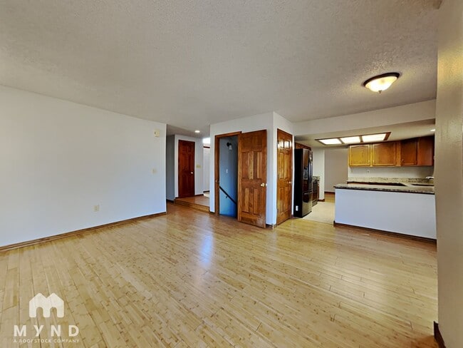 2304 S Gray Dr in Lakewood, CO - Foto de edificio - Building Photo