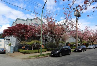 Emerald Court in Vancouver, BC - Building Photo - Building Photo