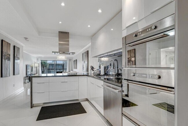 3605 S Ocean Blvd, Unit 312 in South Palm Beach, FL - Building Photo - Building Photo