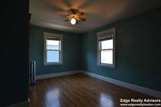 157 Brayton Rd, Unit 2 in Boston, MA - Building Photo - Building Photo