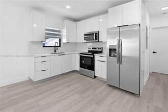 1013 SW 9th Ave in Miami, FL - Building Photo - Building Photo