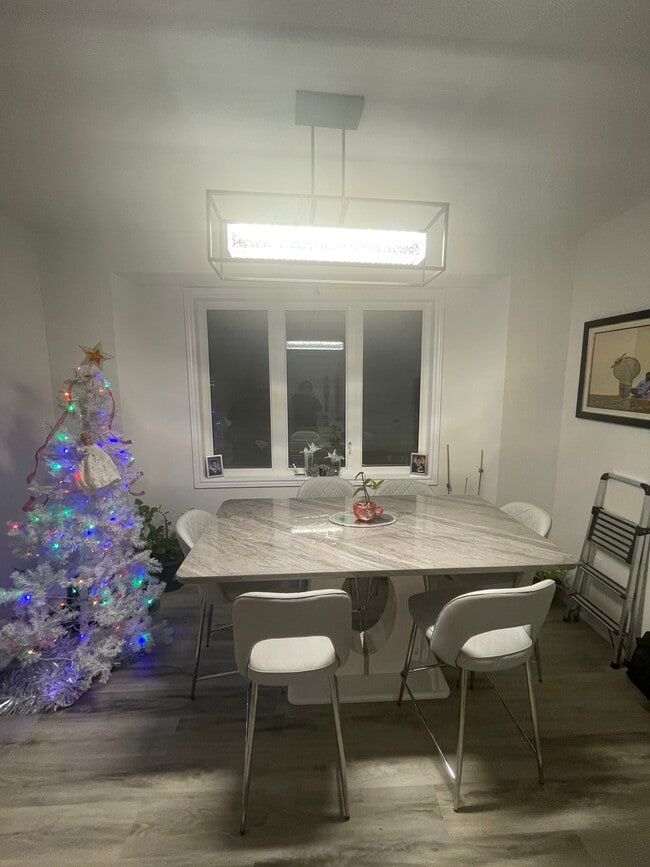 68 Povey Rd in Fergus, ON - Building Photo - Building Photo