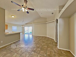 1403 Belvoir Dr in Davenport, FL - Foto de edificio - Building Photo