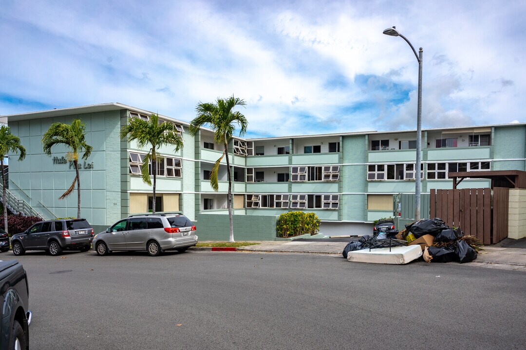 Hale Pualei in Honolulu, HI - Building Photo