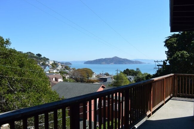 25-25 Crescent Ave in Sausalito, CA - Building Photo - Building Photo