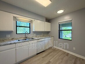 2406 Abbey Cir in Asheville, NC - Building Photo - Building Photo