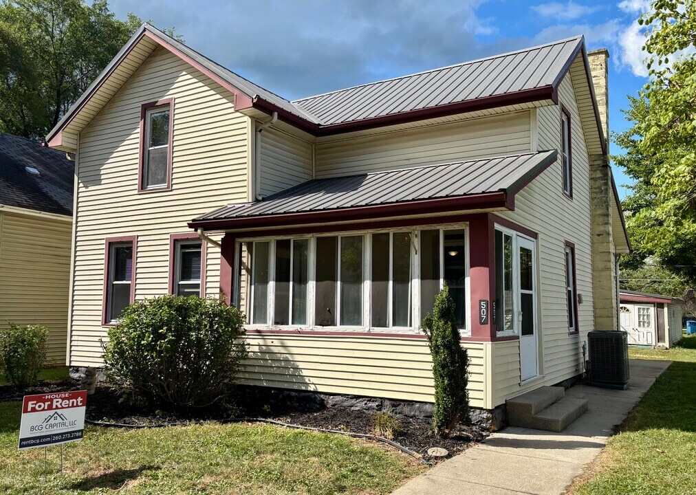 507 Miller in Bluffton, IN - Foto de edificio