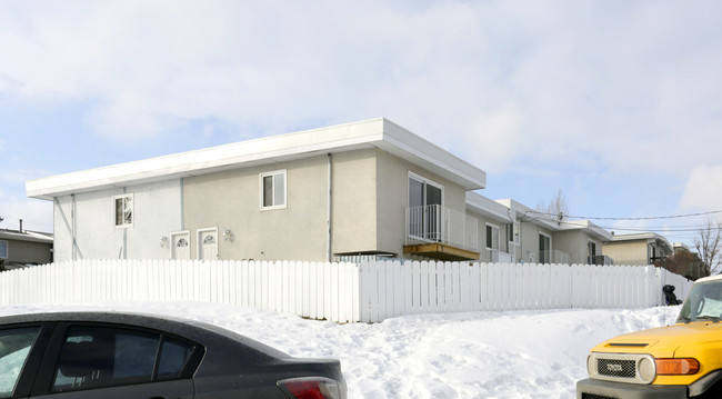 6212 31st Ave NW in Calgary, AB - Building Photo - Building Photo