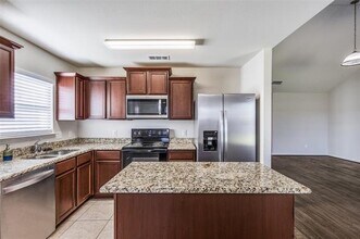 2101 Old Harbor Way in Princeton, TX - Building Photo - Building Photo