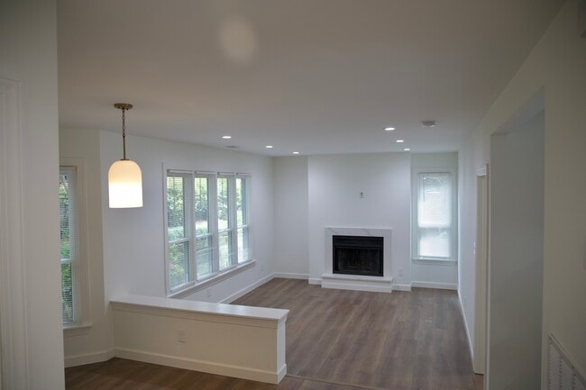 property at 601 Queens Rd