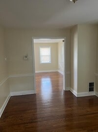 1303 E 35th St photo'