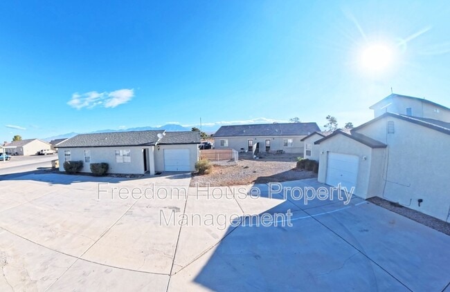 1381 Ogallala St in Pahrump, NV - Building Photo - Building Photo