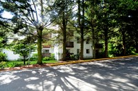 Plaza 44 Apartments in Lynnwood, WA - Building Photo - Building Photo