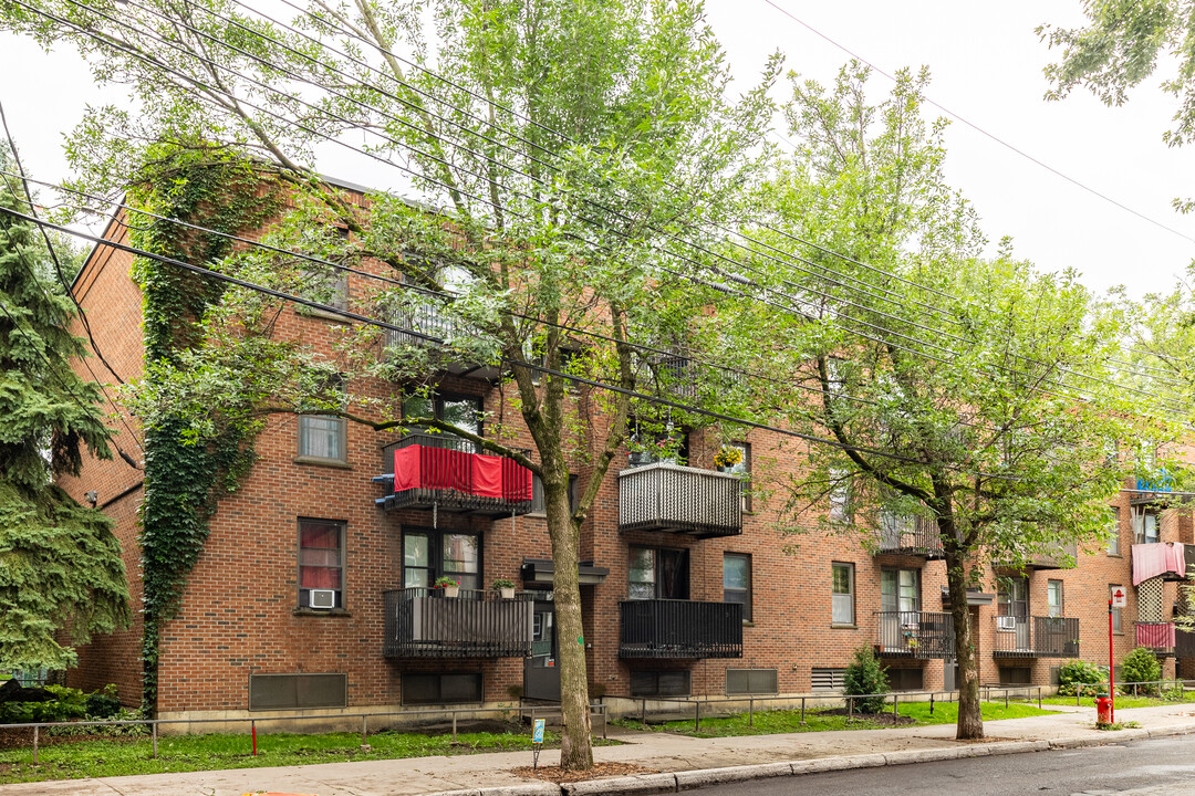 1858-1902 Alexandre-Desève Rue in Montréal, QC - Building Photo