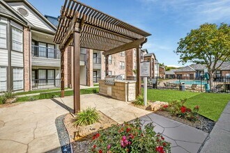 Mission Fairways in Mesquite, TX - Building Photo - Building Photo