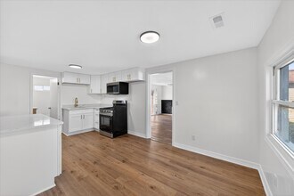 23817 Willard Ave in Warren, MI - Building Photo - Building Photo