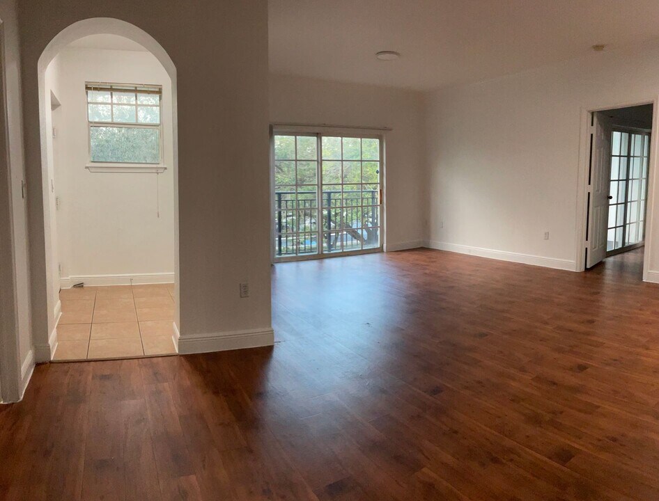 10144 NW 33rd St in Coral Springs, FL - Building Photo