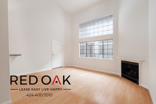 4651 Cahuenga Blvd in Los Angeles, CA - Foto de edificio - Building Photo